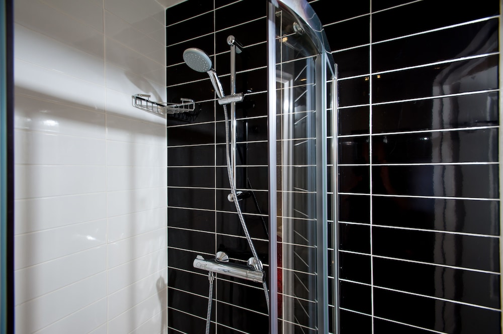 Habitación individual, baño privado del hotel Marble Arch Inn. Foto 4