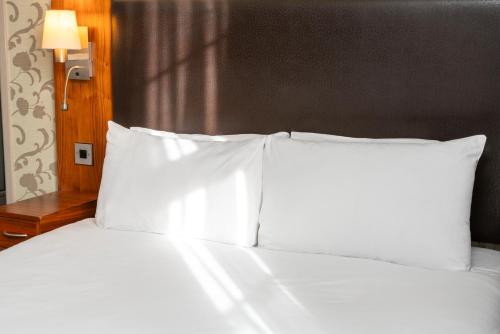 Habitación Doble Estándar del hotel London Croydon Aerodrome Hotel, BW Signature Collection. Foto 5