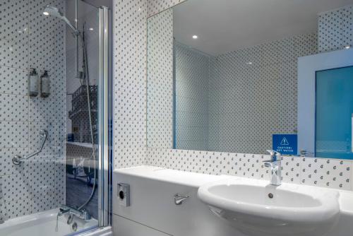 Habitación Doble Executive del hotel London Croydon Aerodrome Hotel, BW Signature Collection. Foto 2