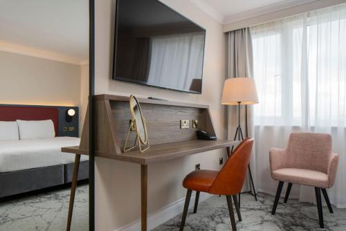 Habitación Executive con cama extragrande - No fumadores del hotel London Croydon Aerodrome Hotel, BW Signature Collection. Foto 2