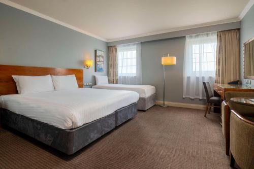 Executive Family Room with One King Bed and One Single Bed - Non - Smoking del hotel London Croydon Aerodrome Hotel, BW Signature Collection