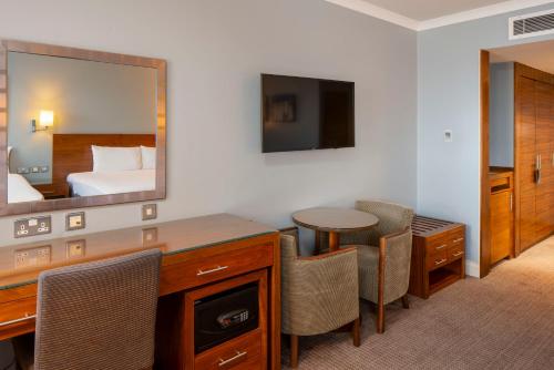 Executive Family Room with One King Bed and One Single Bed - Non - Smoking del hotel London Croydon Aerodrome Hotel, BW Signature Collection. Foto 2