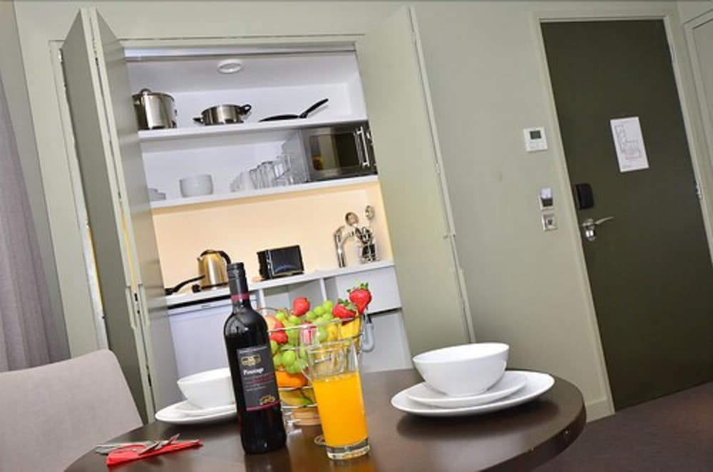 Estudio 2 Camas individuales kitchenette del hotel Axiom Park. Foto 2