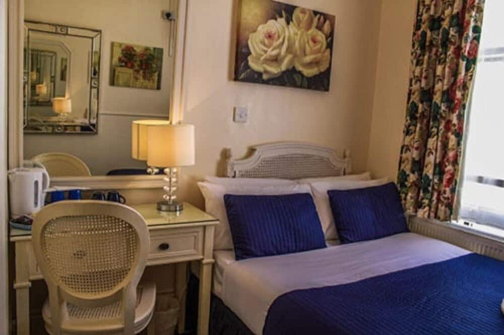 Habitación individual, baño privado del hotel Blades