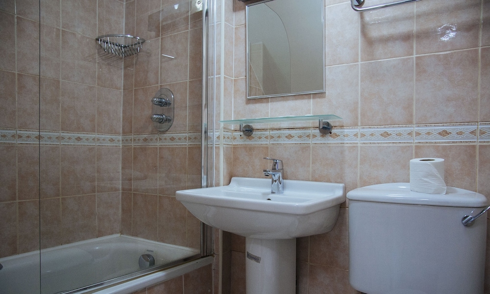 Habitación Triple del hotel Lord Kensington. Foto 19