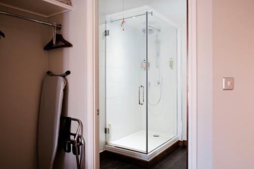 Habitación Deluxe con 1 cama extragrande o 2 individuales del hotel The White Hart. Foto 5