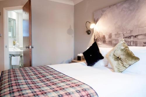 Habitación Deluxe con cama extragrande del hotel The White Hart