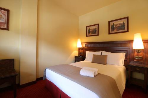 Habitación Doble Estándar del hotel Rvhotels Tuca. Foto 2
