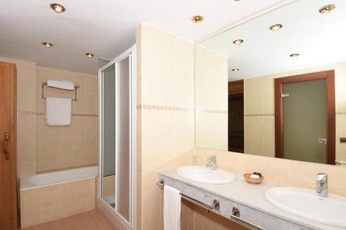 Suite del hotel Rvhotels Tuca. Foto 8