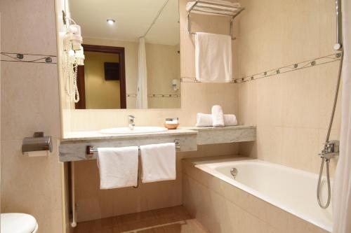 Habitación Individual del hotel Rvhotels Tuca. Foto 3