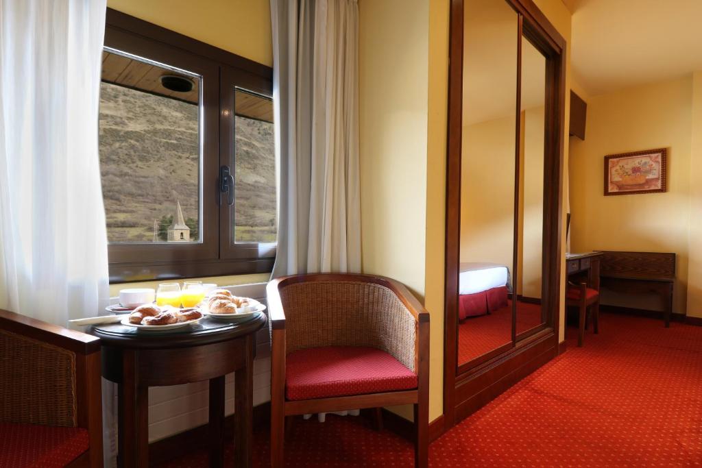 Habitación doble del hotel Rvhotels Tuca. Foto 5