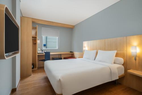 Habitación Doble Estándar del hotel Ibis Jakarta Senen. Foto 2