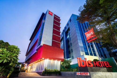 Habitación Estándar - 2 camas que se pueden juntar del hotel Ibis Jakarta Senen. Foto 2