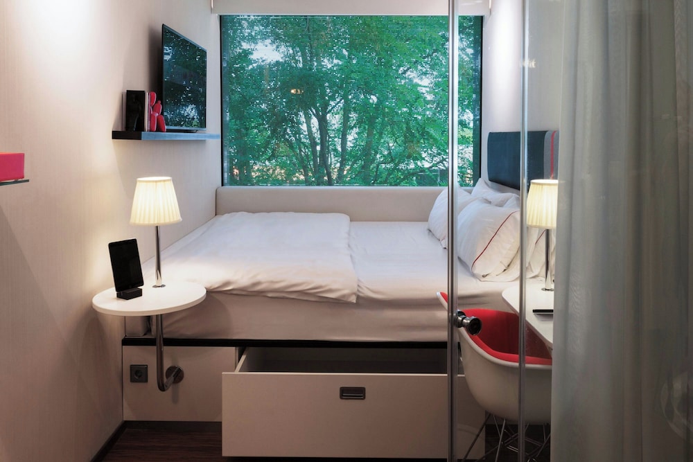 Habitación, 1 cama de matrimonio grande del hotel Citizenm Amsterdam South. Foto 9