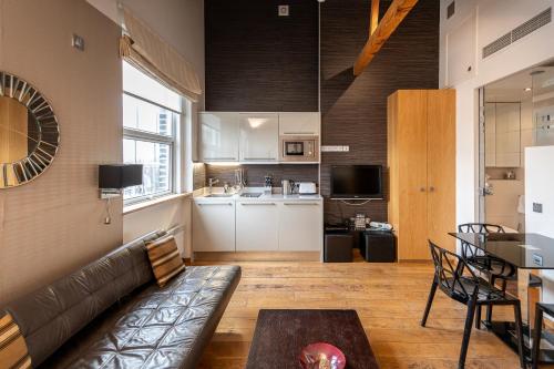 Estudio Triple de 2 plantas del hotel Space Apart. Foto 6