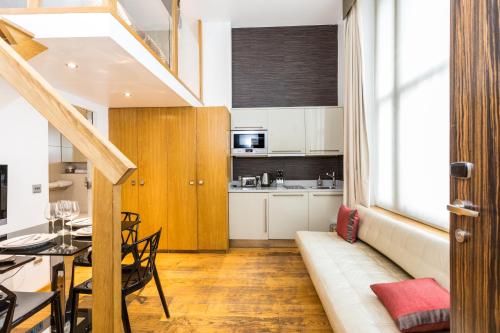 Estudio Triple de 2 plantas del hotel Space Apart. Foto 14