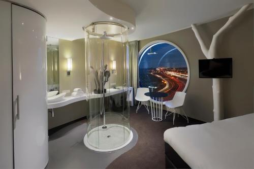 Habitación Doble Deluxe del hotel Fletcher Amsterdam. Foto 1