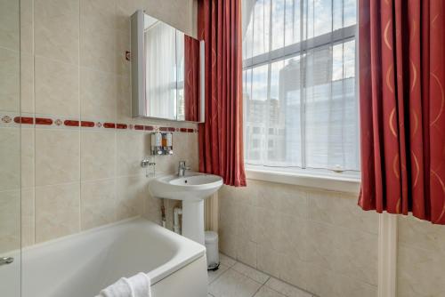 Habitación Individual Clásica del hotel Montana London. Foto 4