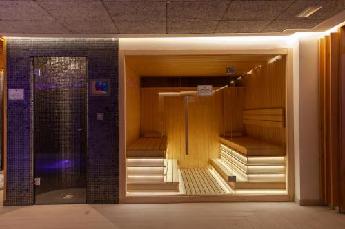 Habitación Doble con cama supletoria y acceso al spa del hotel Carlos I Silgar. Foto 1