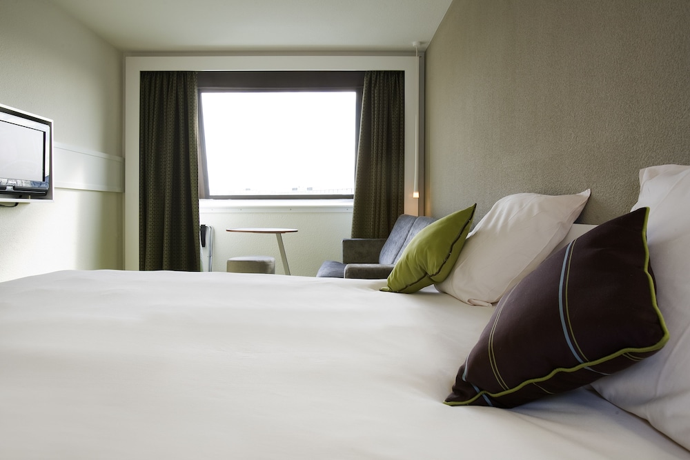 Habitacion Standard con 1 cama doble del hotel Ibis Styles Bordeaux Aeroport. Foto 2