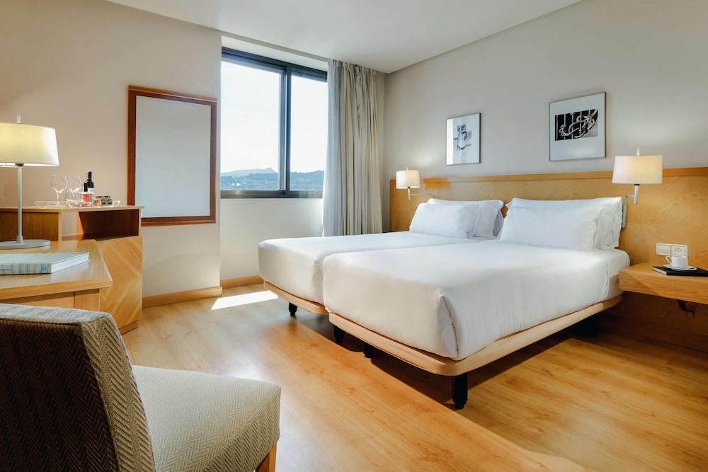 Habitación estándar del hotel Hesperia Vigo. Foto 3