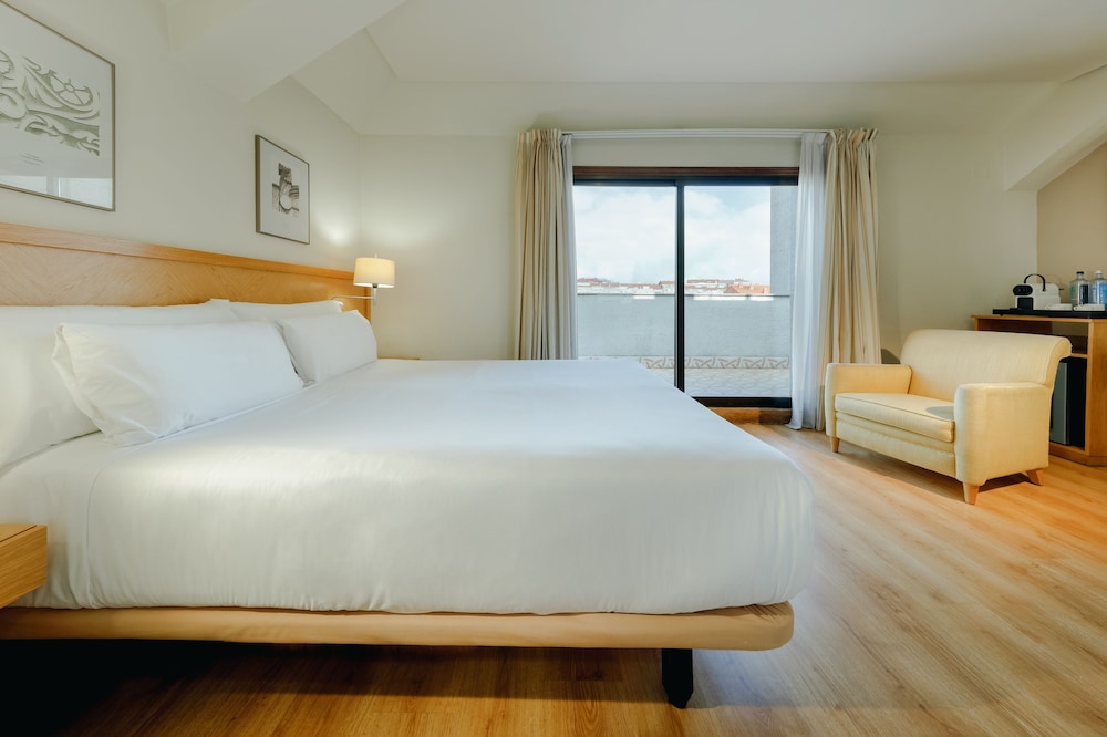 Habitación estándar, terraza del hotel Hesperia Vigo. Foto 6