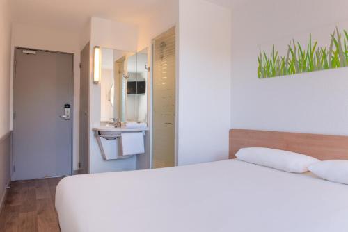 Habitación Doble del hotel ibis budget Aeropuerto Marsella Provenza. Foto 3