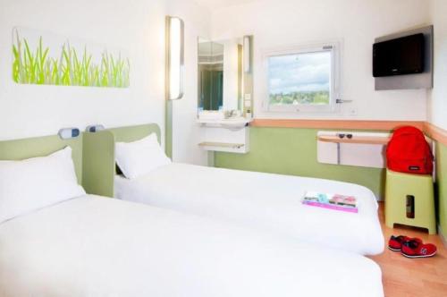 Habitación Doble - 2 camas del hotel ibis budget Aeropuerto Marsella Provenza