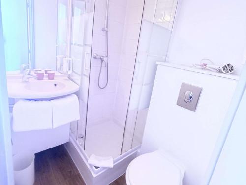 Habitación Doble - 2 camas del hotel ibis budget Aeropuerto Marsella Provenza. Foto 3