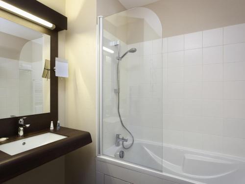 Estudio con cama doble del hotel Aparthotel Adagio Lyon Patio Confluence. Foto 1