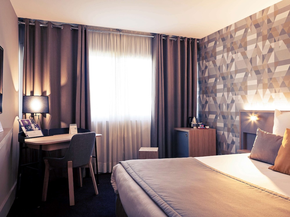 Habitación Superior - 1 cama doble del hotel Mercure Lyon Charbonnieres. Foto 3