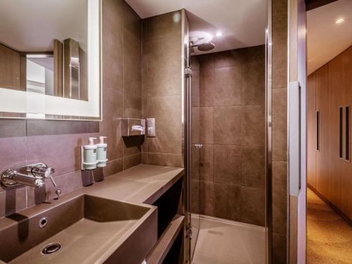 Suite with Double Bed and Double Sofa del hotel Novotel Lyon Confluence. Foto 3