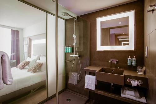 Executive Double Room with Sofa and River View del hotel Novotel Lyon Confluence. Foto 3