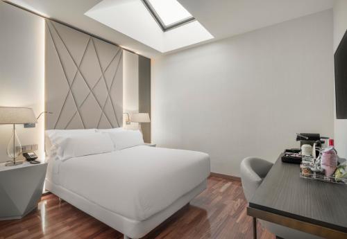 Habitación Superior Pequeña del hotel NH Salamanca Palacio de Castellanos. Foto 4