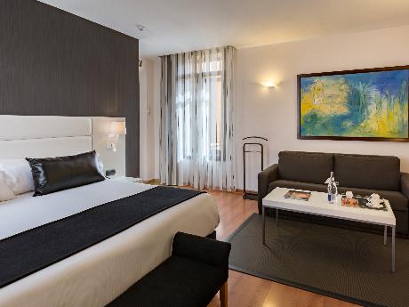 Habitación doble Superior del hotel Catalonia Plaza Mayor Salamanca. Foto 1