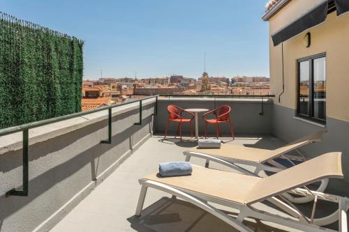 Habitación Doble Superior con terraza - 1 o 2 camas del hotel Catalonia Plaza Mayor Salamanca. Foto 1