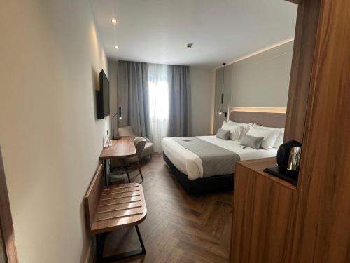 Habitación Deluxe del hotel Silken Rona Dalba. Foto 9