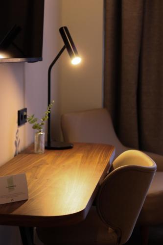Habitación Deluxe del hotel Silken Rona Dalba. Foto 16