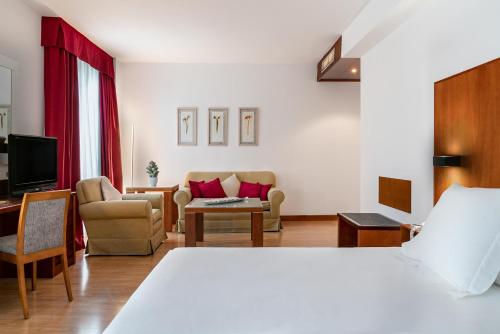 Habitación Deluxe del hotel Vincci Ciudad De Salamanca. Foto 2