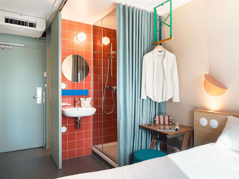 Habitación Pop con cama doble del hotel Greet Nice Aéroport Promenade des Anglais. Foto 4