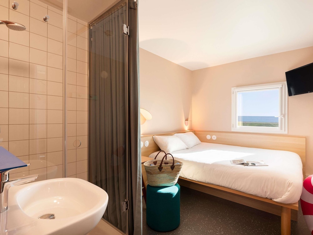 Habitación Pop con cama doble del hotel Greet Nice Aéroport Promenade des Anglais. Foto 9