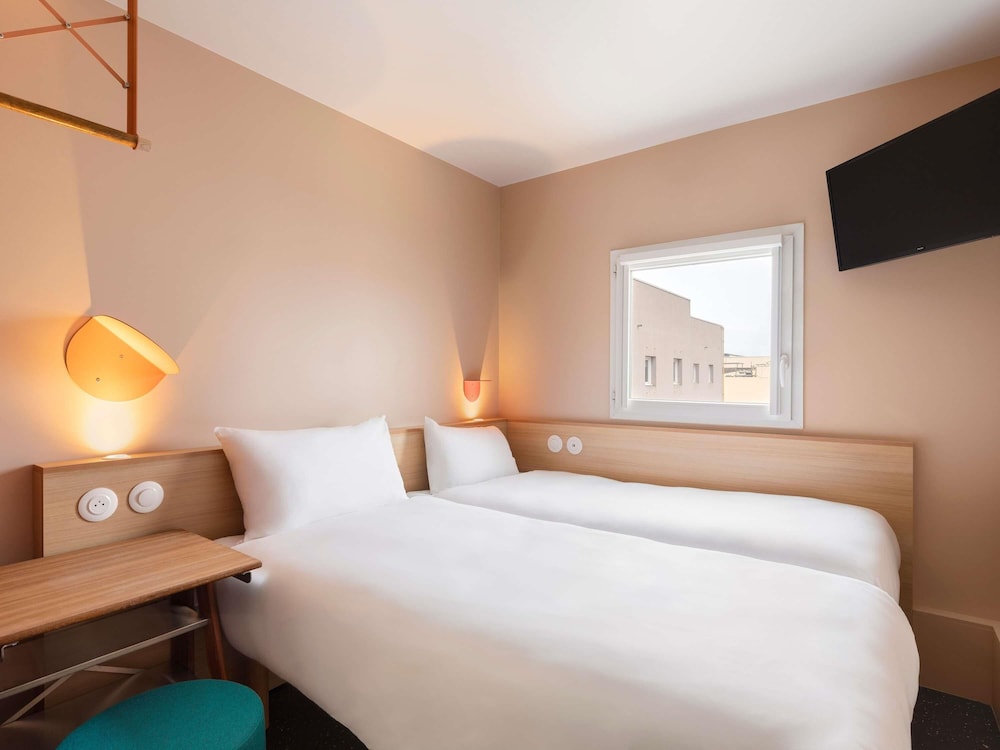 Habitación Pop con 2 camas individuales del hotel Greet Nice Aéroport Promenade des Anglais. Foto 7