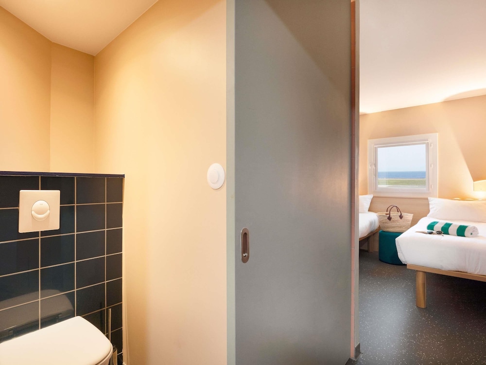 Habitación Pop con 2 camas individuales del hotel Greet Nice Aéroport Promenade des Anglais. Foto 9