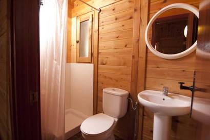 Bungalow del hotel Torre de la Mora. Foto 1