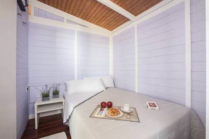 Bungalow del hotel Torre de la Mora. Foto 4