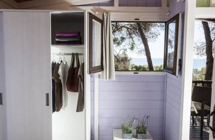 Bungalow del hotel Torre de la Mora. Foto 5