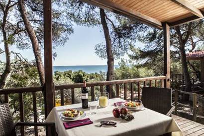 Bungalow del hotel Torre de la Mora. Foto 6