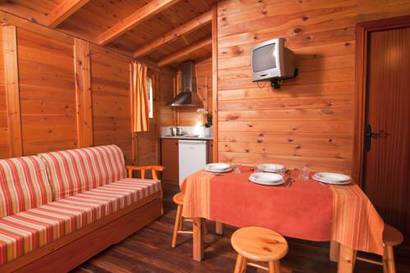 Bungalow 2 habitaciones del hotel Torre de la Mora. Foto 3