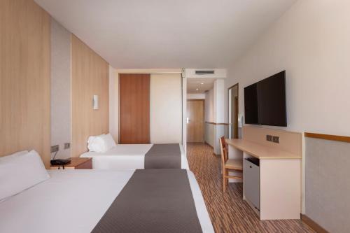 Habitación Triple Estándar del hotel RVHotels Ametlla Mar