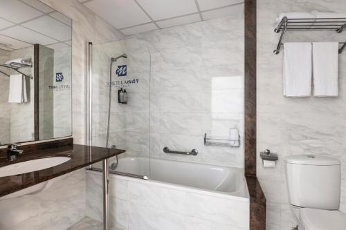 Habitación Triple Estándar del hotel RVHotels Ametlla Mar. Foto 5